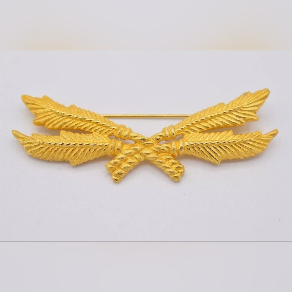 GIVENCHY Leaf Motif Gold Tone Pin Brooch